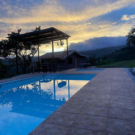 Villa La Flor de Loto Cartago Exterior foto